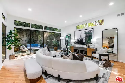 9953 Westwanda Dr, Beverly Hills, CA 90210