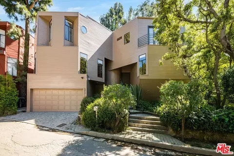 9953 Westwanda Dr, Beverly Hills, CA 90210