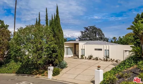 8224 Skyline Dr, Los Angeles, CA 90046