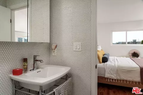 527 E Cypress Ave #C, Burbank, CA 91501 photo 20