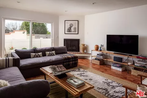 527 E Cypress Ave #C, Burbank, CA 91501 photo 3