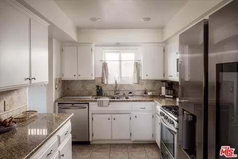 527 E Cypress Ave #C, Burbank, CA 91501 photo 9