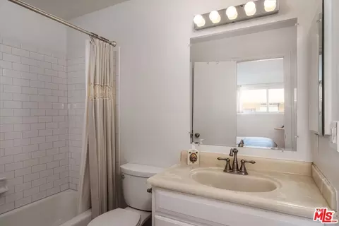 527 E Cypress Ave #C, Burbank, CA 91501 photo 24