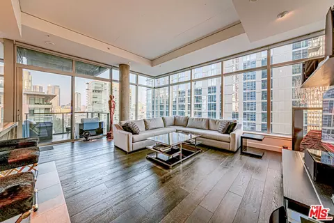 1155 S Grand Ave #1317, Los Angeles, CA 90015