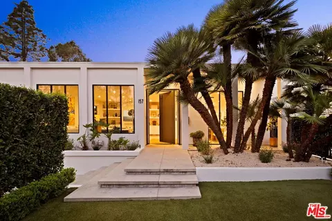 157 S Lucerne Blvd, Los Angeles, CA 90004