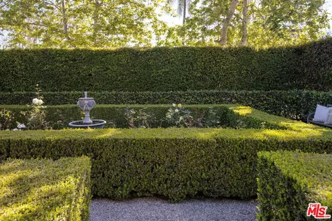 639 S Sycamore Ave, Los Angeles, CA 90036