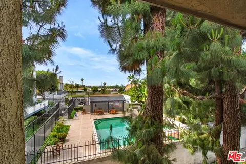 Exterior - 849 E Victoria St #811, Carson, CA 90746 photo 3 of 7