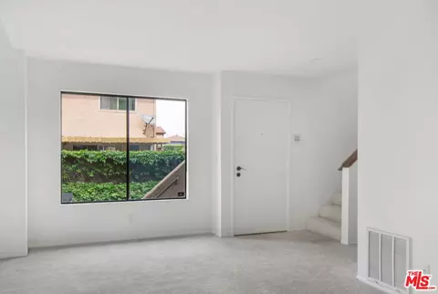 Living - 849 E Victoria St #811, Carson, CA 90746 photo 4 of 11