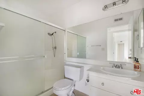 Bath - 849 E Victoria St #811, Carson, CA 90746 photo 3 of 3