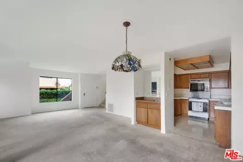Living - 849 E Victoria St #811, Carson, CA 90746 photo 10 of 11