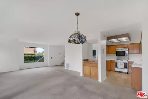 Living - 849 E Victoria St #811, Carson, CA 90746 photo 11 of 11