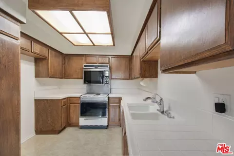Kitchen - 849 E Victoria St #811, Carson, CA 90746 photo 2 of 4