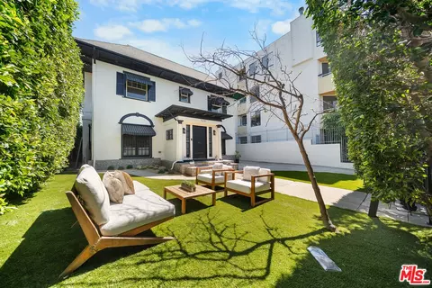 320 Westminster Ave, Los Angeles, CA 90020