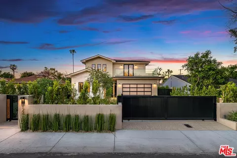 12427 Cumpston St, Valley Village, CA 91607
