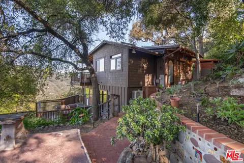 19963 Observation Dr, Topanga, CA 90290