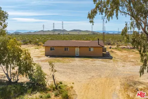 9750 W 70th St, Mojave, CA 93501 photo 3
