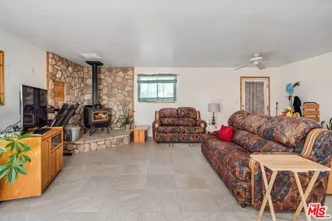9750 W 70th St, Mojave, CA 93501 photo 7