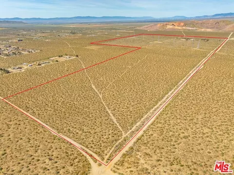 9750 W 70th St, Mojave, CA 93501 photo 32