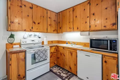 9750 W 70th St, Mojave, CA 93501 photo 11