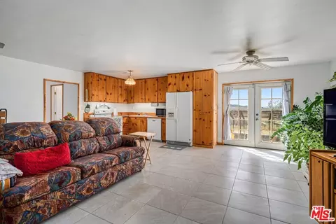 9750 W 70th St, Mojave, CA 93501 photo 8