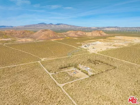 9750 W 70th St, Mojave, CA 93501 photo 28