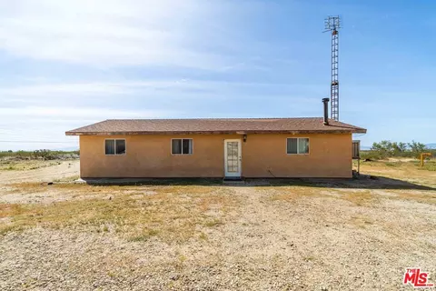 9750 W 70th St, Mojave, CA 93501 photo 4