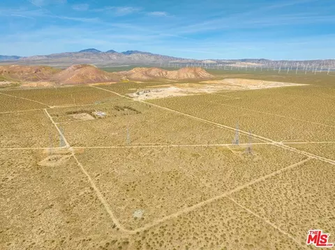 9750 W 70th St, Mojave, CA 93501 photo 29