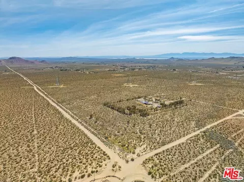 9750 W 70th St, Mojave, CA 93501 photo 25