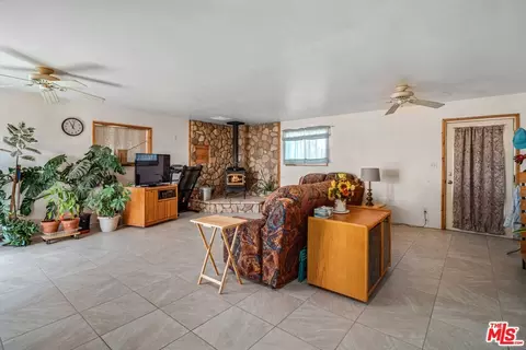 9750 W 70th St, Mojave, CA 93501 photo 6