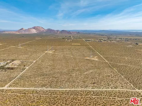 9750 W 70th St, Mojave, CA 93501 photo 27
