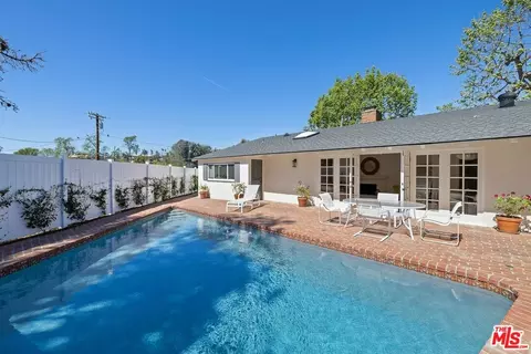 864 Bienveneda Ave, Pacific Palisades, CA 90272