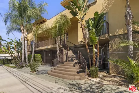 7348 De Soto Ave #108, Canoga Park, CA 91303