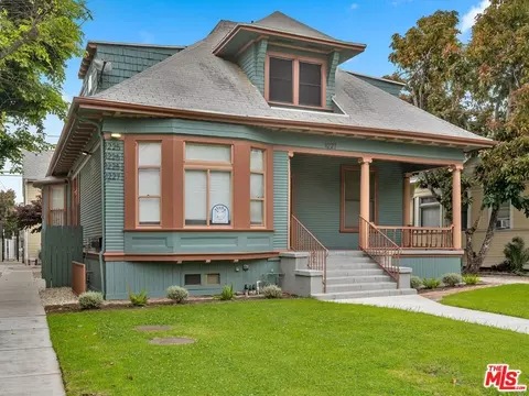 1227 W 30th St, Los Angeles, CA 90007