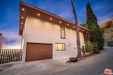 1701 Viewmont Dr, West Hollywood, CA 90069