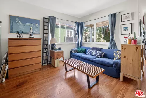 2563 Walnut Ave, Venice, CA 90291