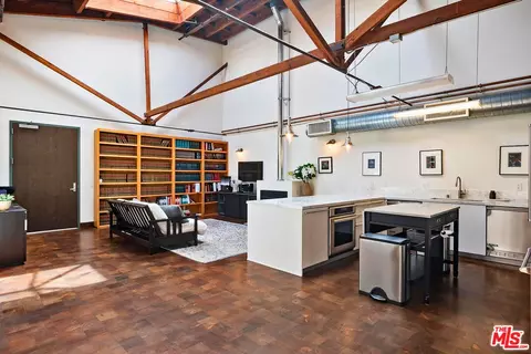 1046 Princeton Dr #201, Marina Del Rey, CA 90292