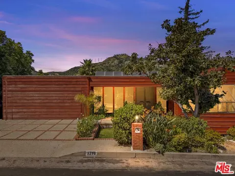 3275 Buckingham Rd, Glendale, CA 91206