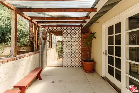 Exterior - 6557 Tokay Rd, Tujunga, CA 91042 photo 9 of 18