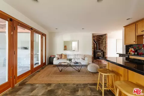 Living - 6557 Tokay Rd, Tujunga, CA 91042 photo 4 of 4