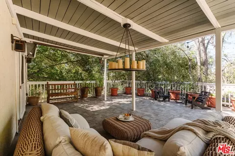 Exterior - 6557 Tokay Rd, Tujunga, CA 91042 photo 3 of 18