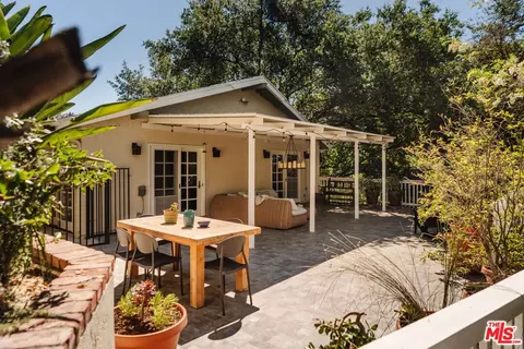 Exterior - 6557 Tokay Rd, Tujunga, CA 91042 photo 6 of 18