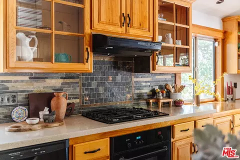 Kitchen - 6557 Tokay Rd, Tujunga, CA 91042 photo 3 of 4