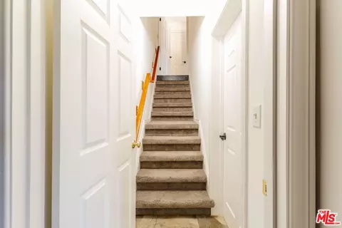 Entry Way - 6557 Tokay Rd, Tujunga, CA 91042 photo 3 of 4