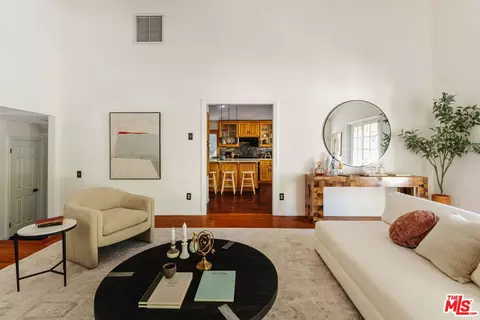 Living - 6557 Tokay Rd, Tujunga, CA 91042 photo 3 of 4