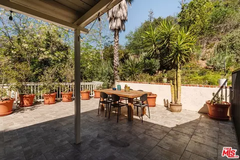 Exterior - 6557 Tokay Rd, Tujunga, CA 91042 photo 4 of 18