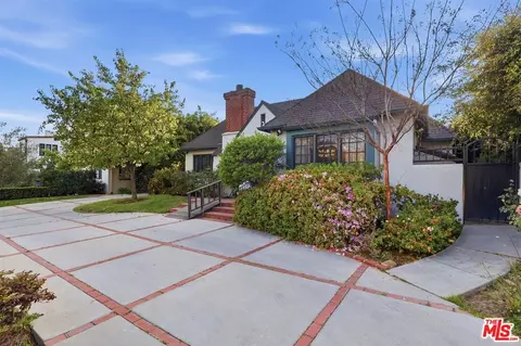563 Wilcox Ave, Los Angeles, CA 90004