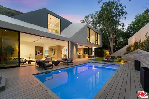 1508 Roscomare Rd, Los Angeles, CA 90077