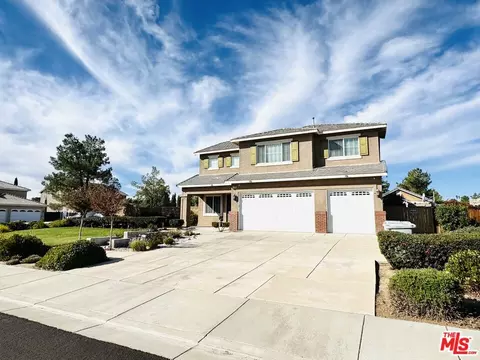8150 Julie Ct, Hesperia, CA 92345