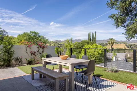29353 Deep Shadow Dr, Agoura Hills, CA 91301
