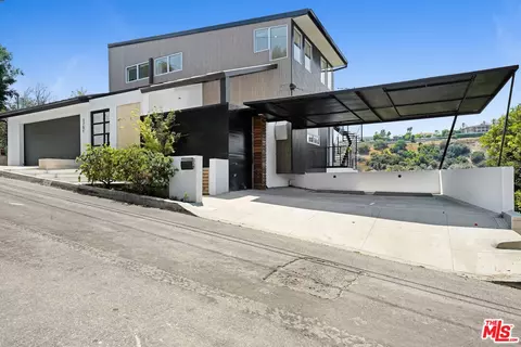 3761 Glenridge Dr, Sherman Oaks, CA 91423
